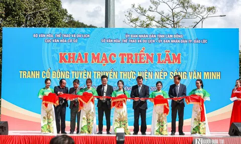 Nét văn hoá Việt đặc sắc trên 140 tranh cổ động tại triển lãm ở Lâm Đồng